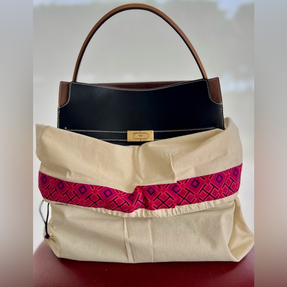 Elegant Black and Brown Leather Handbag - Picture 10 of 10